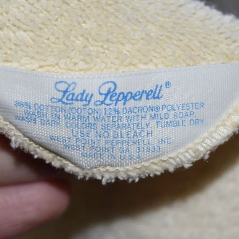Vintage Lady Pepperell 2 Pc Towel Set Cream Geometric Fringe USA Made